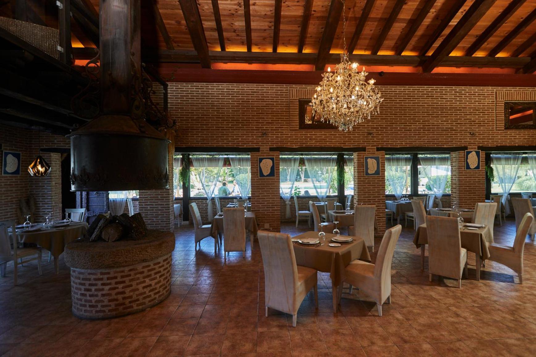Hotel El Mirlo Blanco กันเดเลดา ภายนอก รูปภาพ