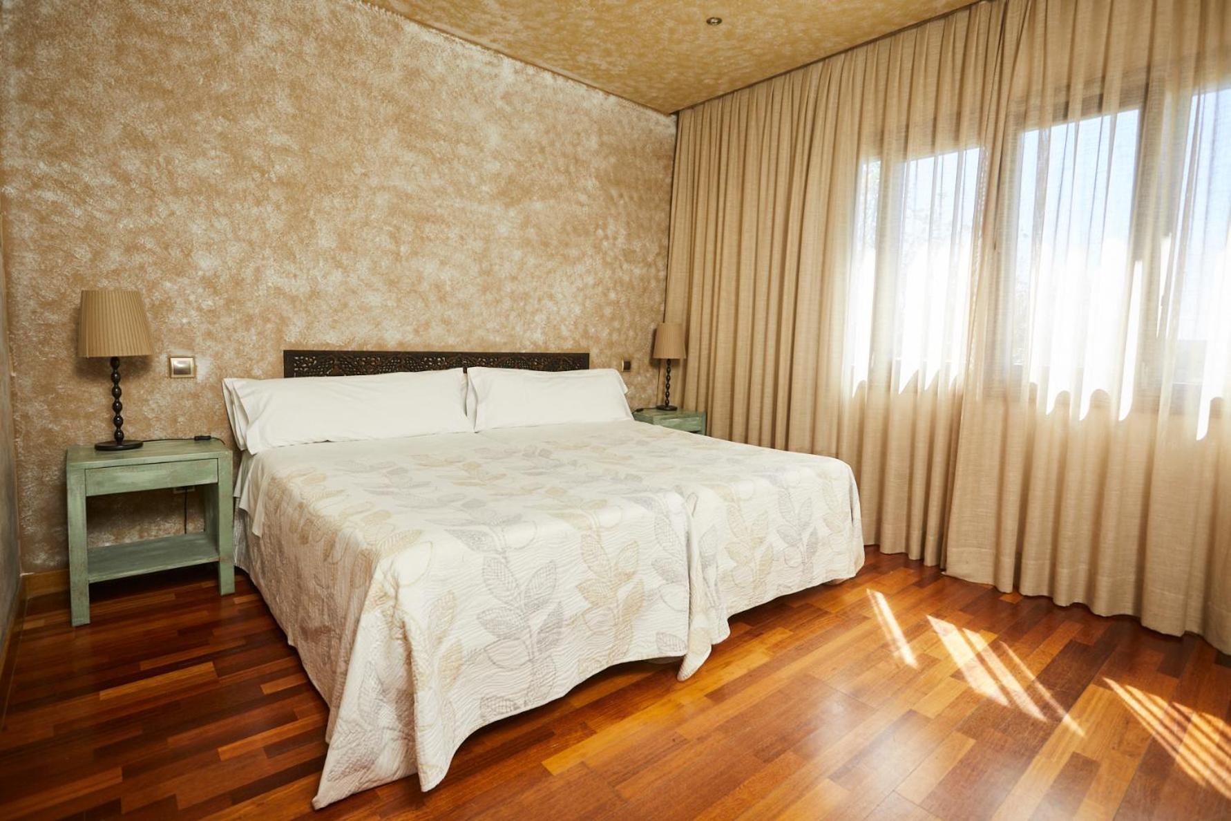 Hotel El Mirlo Blanco กันเดเลดา ภายนอก รูปภาพ